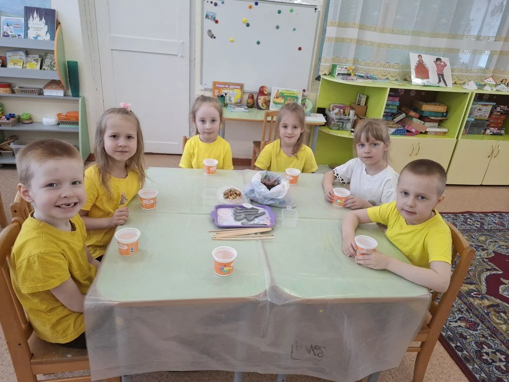 🌟 Занятия в саду — это всегда весело и познавательно! 🥬 Сегодня наши шестилетние ребята стали наст