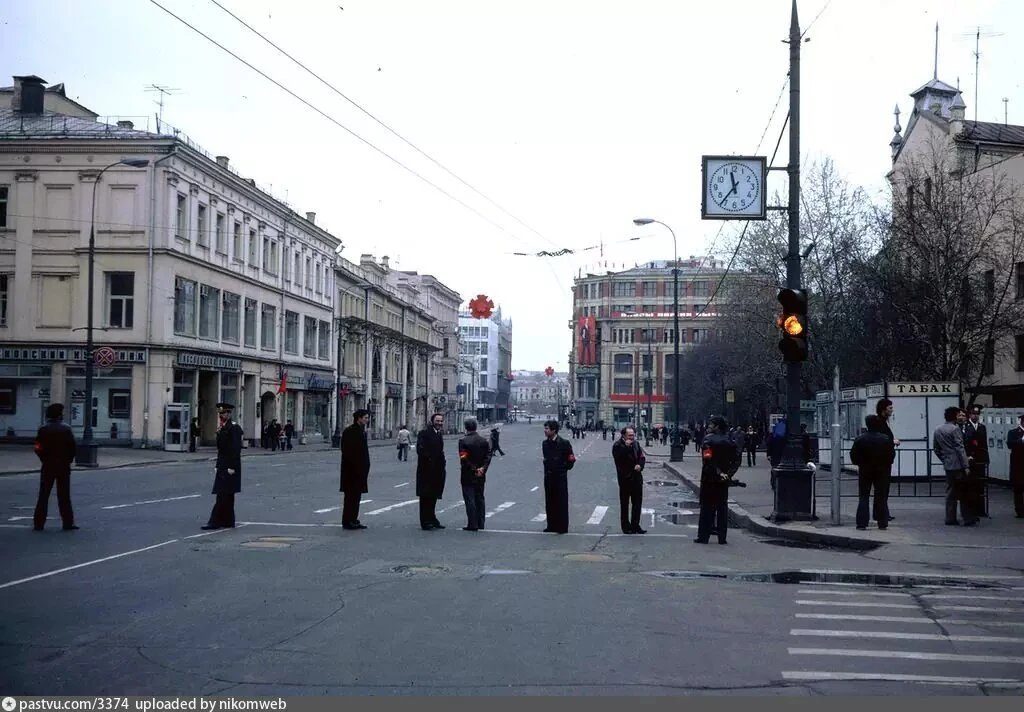 Улица Петровка 1 мая 1982

Автор: Wanderlust676

Ретро Москва | Ретро ВАО Москва