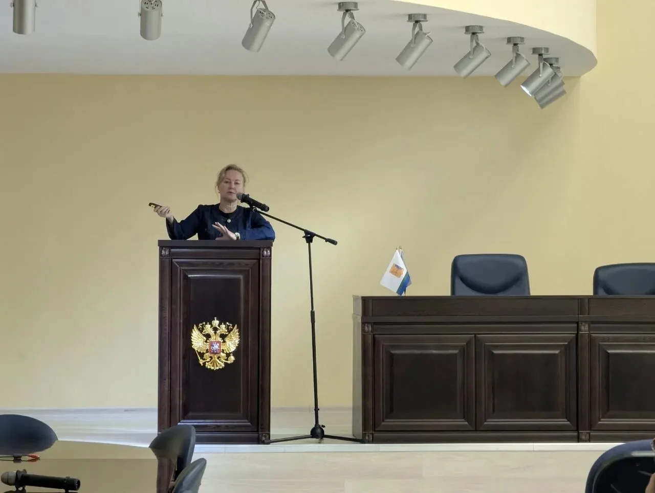 В преддверии Дня России в УФК по Кировской области прошла лекция на тему: «Образ российского госслуж