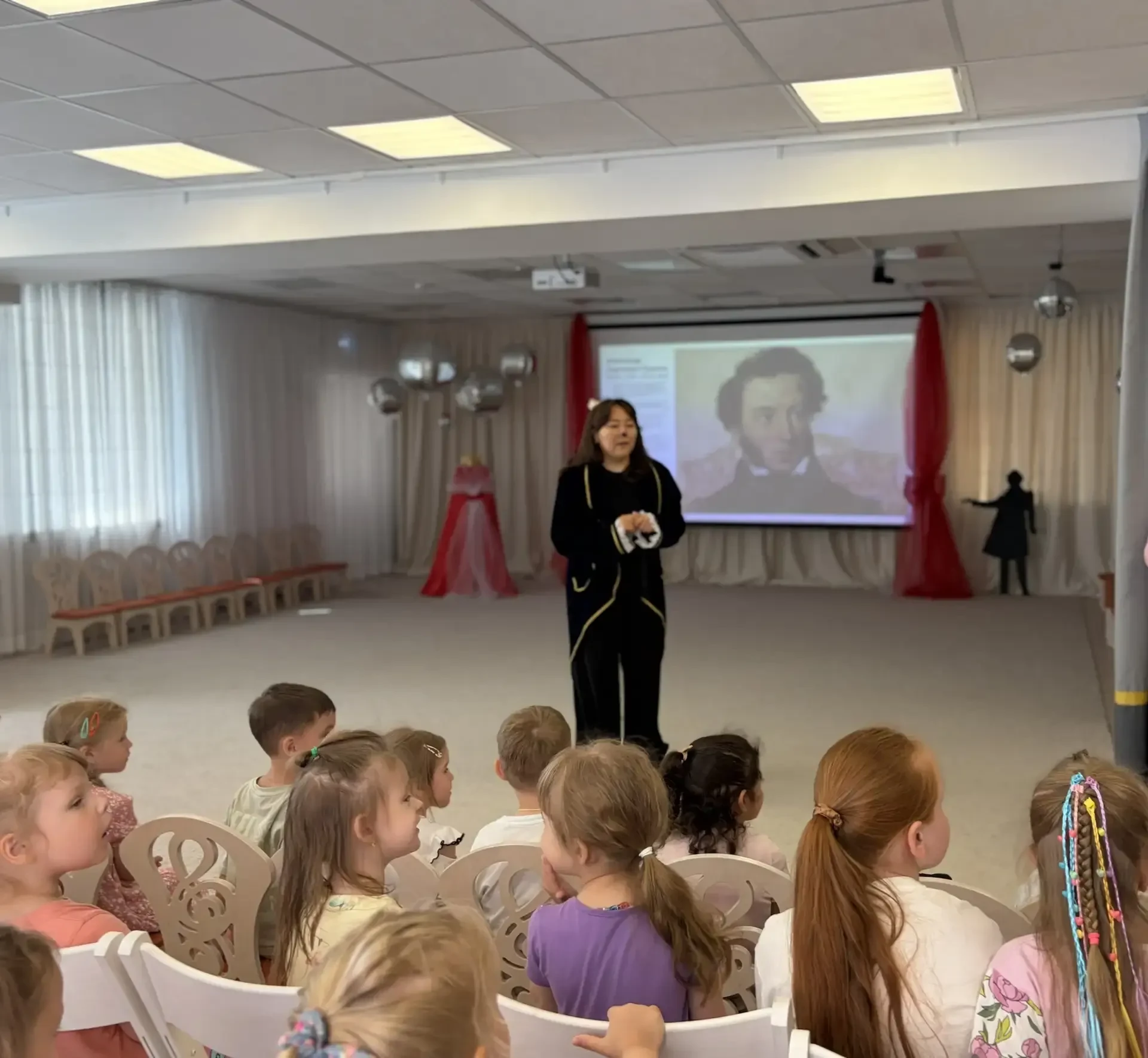 📖 «Путешествие по сказкам Пушкина»

📌 В дошкольном отделении прошла увлекательная квест-игра «По с