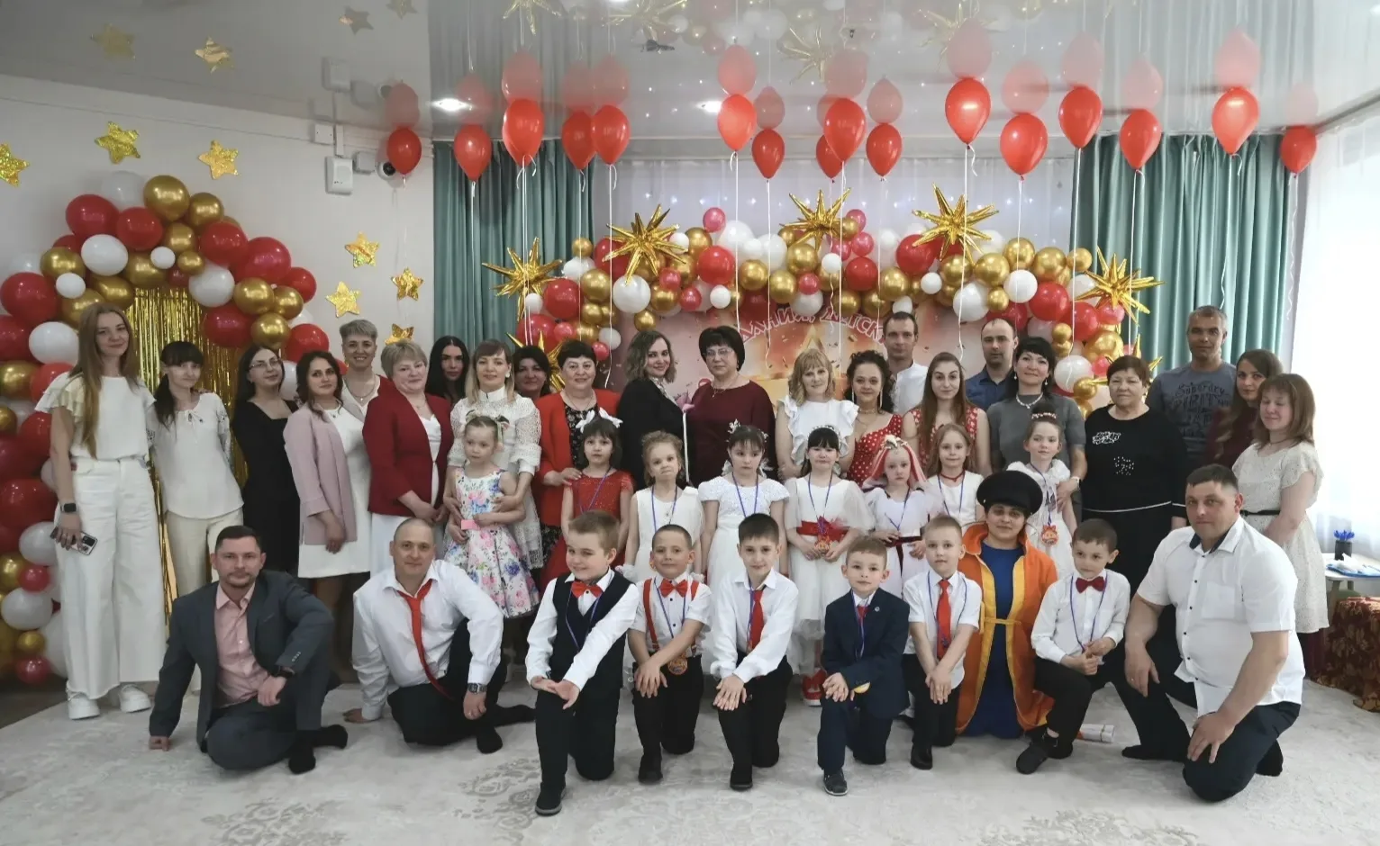 ✨Прощай, любимый детский сад! Выпускной группы "Звёздочки"✨
Вот и пролетели беззаботные деньки в дет