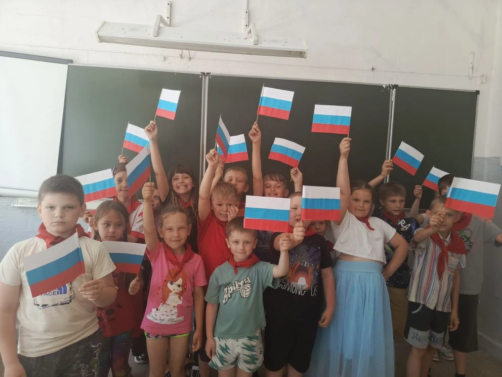 🇷🇺12 июня - День России🇷🇺

В преддверии этого важного праздника советник директора по воспитанию