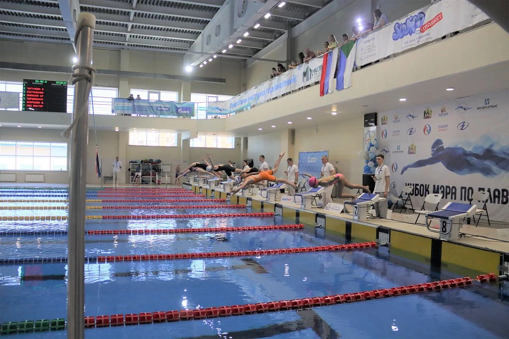 🏊В краевой столице завершились традиционные состязания по плаванию на Кубок мэра Хабаровска. 

Турн