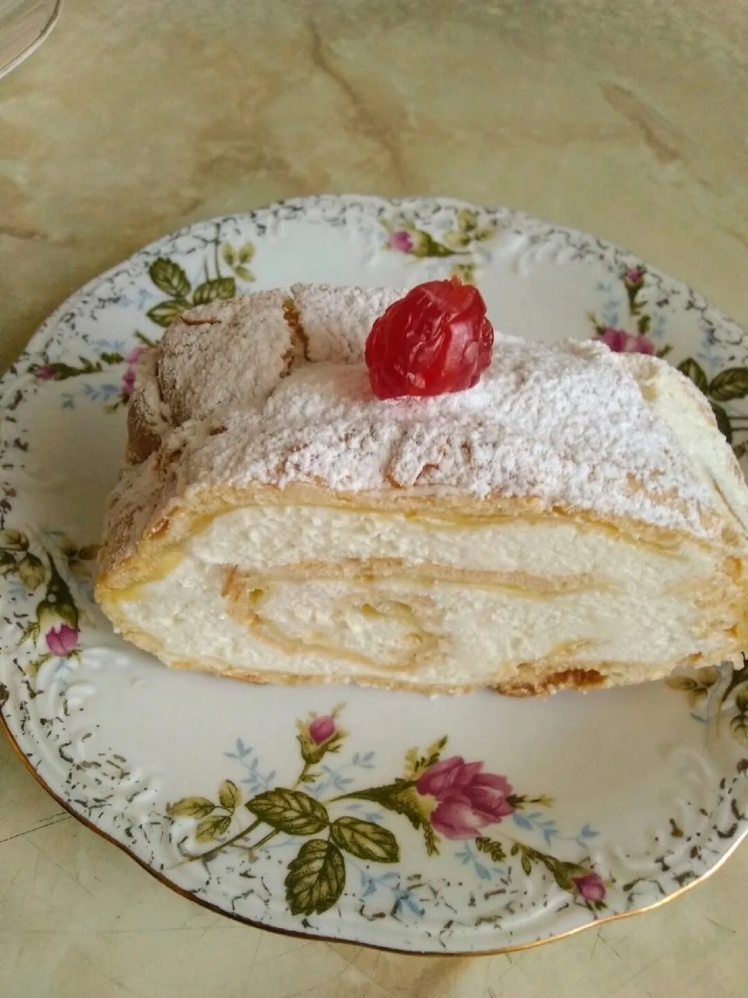 РУЛЕТ ИЗ ЗАВАРНОГО ТЕСТА "КАРПАТКА" 
🍰❤️🍰❤️🍰❤️🍰❤️🍰❤️

Нам понадобится:
✅Мука -140 г
✅Вода -200 