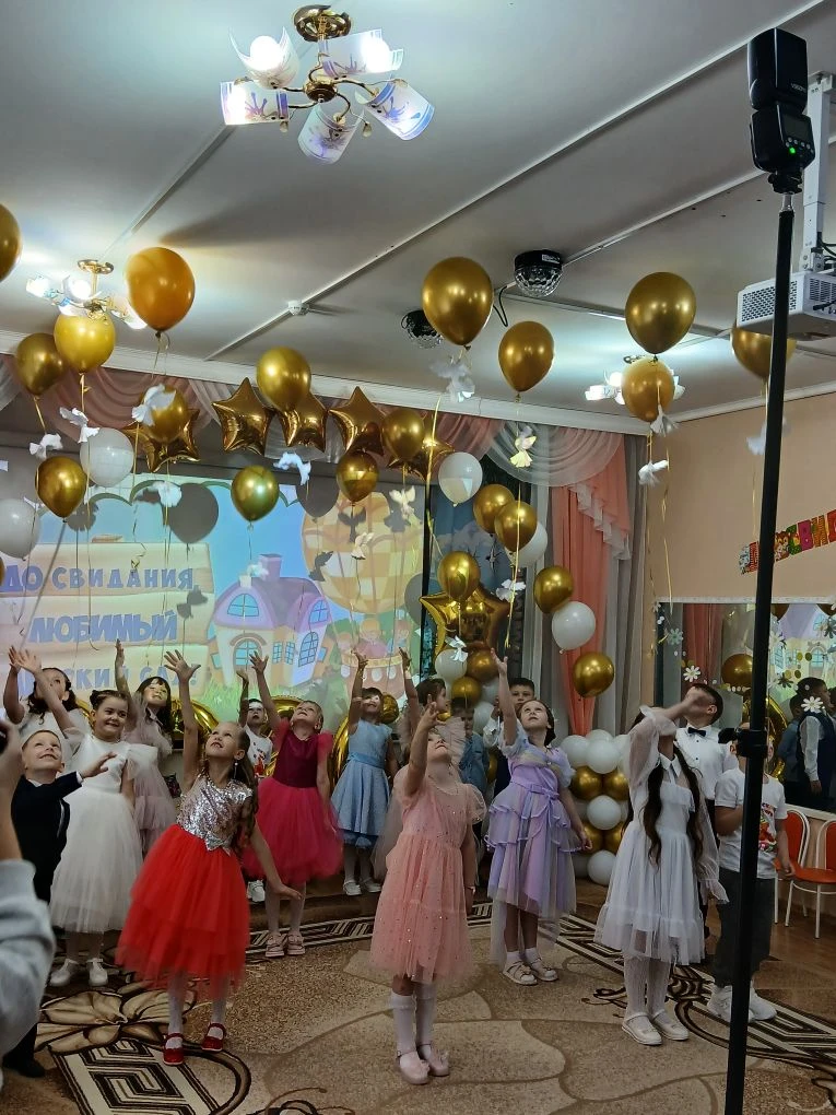🎉 В нашем детском саду прошел выпускной бал.

✨По традиции в нашем учреждении в конце мая мы провож