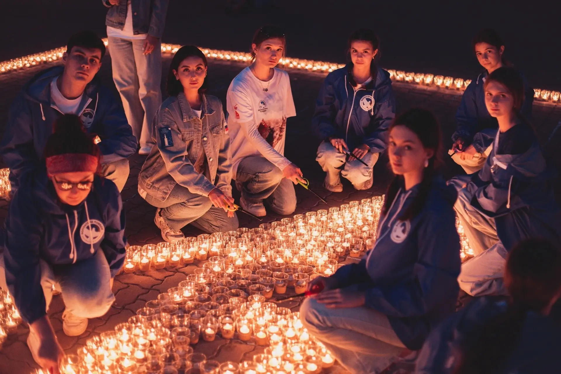 В знак вечной памяти о тех, кто ушёл навсегда 🕯️

Вчера, в преддверии Дня Памяти и скорби, Волонтёр