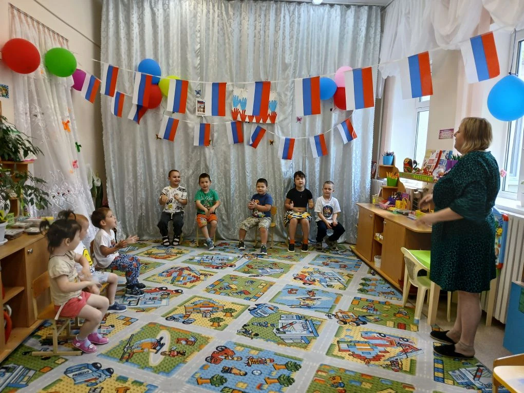 Завтра наша красивая, сильная и могучая страна Россия  празднует свой день рождения!!!💥💥💥🇷🇺💫💫