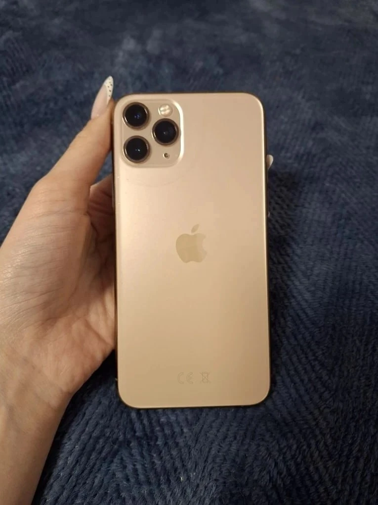 Продам iPhone 11 Pro и детский самокат

• iPhone 11 Pro 256 ГБ: в хорошем состоянии, есть жизненные 