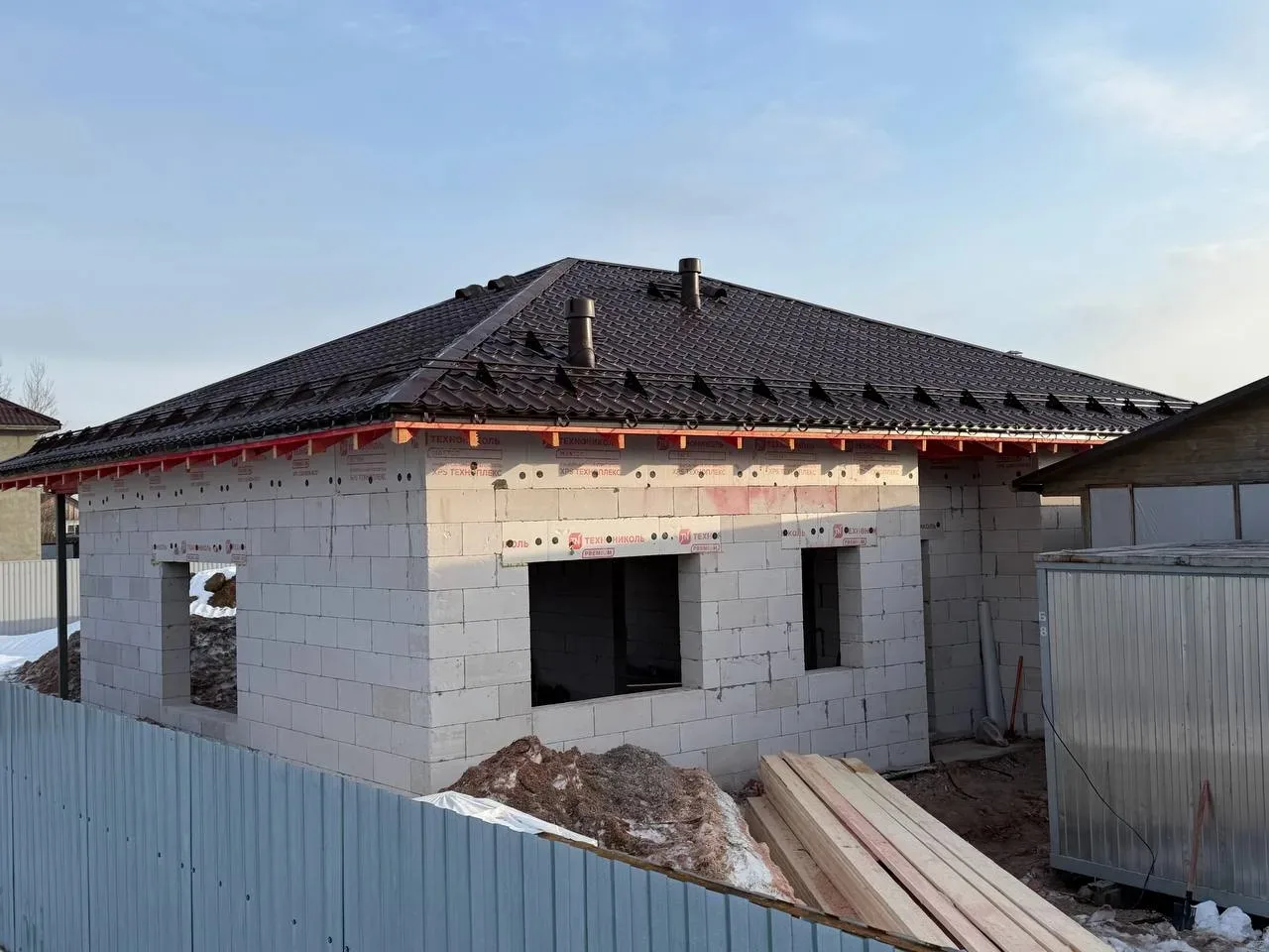 Журнал строительства

Продолжаем работы на объекте 🏠

На этом этапе:
✔️ Завершили монтаж кровельног