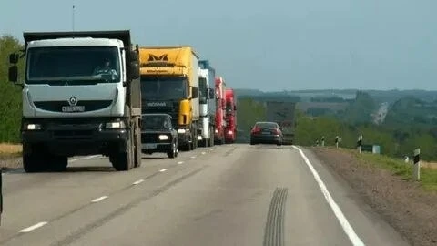 В регионах продолжают действовать ограничения для тяжеловесов.
28 июля в ряде регионов сохраняются в