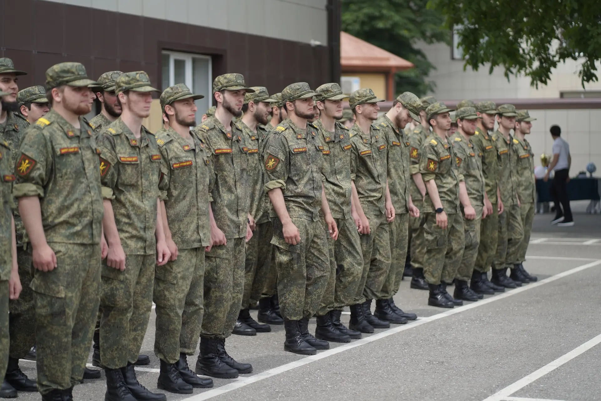 В ВОЕННОМ УЧЕБНОМ ЦЕНТРЕ ПРИ ЧГУ ИМ. А.А. КАДЫРОВА ОТМЕТИЛИ ДЕНЬ РОССИИ

В Военном учебном центре пр