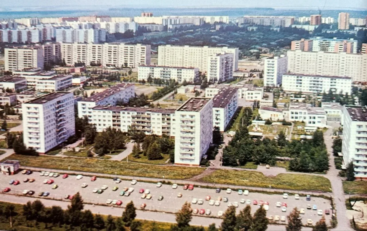 Вид на Арбеково с высоты птичьего полёта

Фотография 1985 года