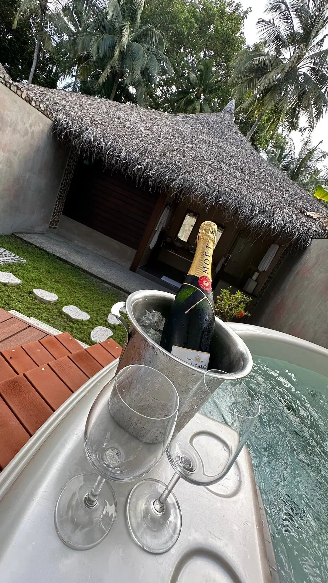 Внутренний дворик в бунгало 🏝️🍸