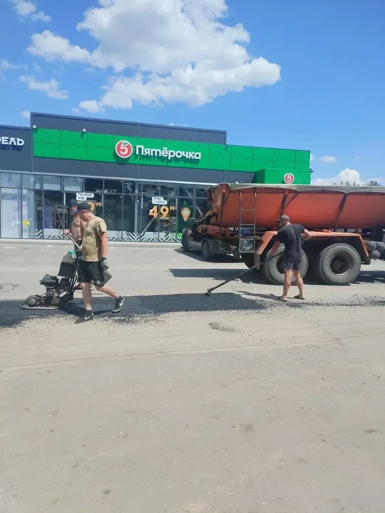 ООО "Дортранс" провёл ямочный ремонт дорожного покрытия в станице Митякинской. #АдминистрацияМитякин