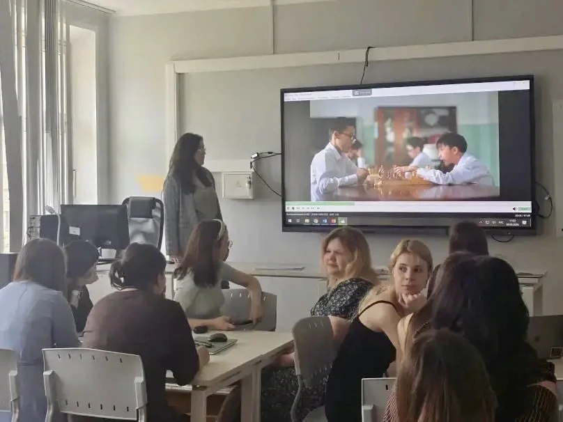 🐸Опыт на пользу всем - педагог нашей школы провела тренинг на тему «Работа с детьми с ограниченными