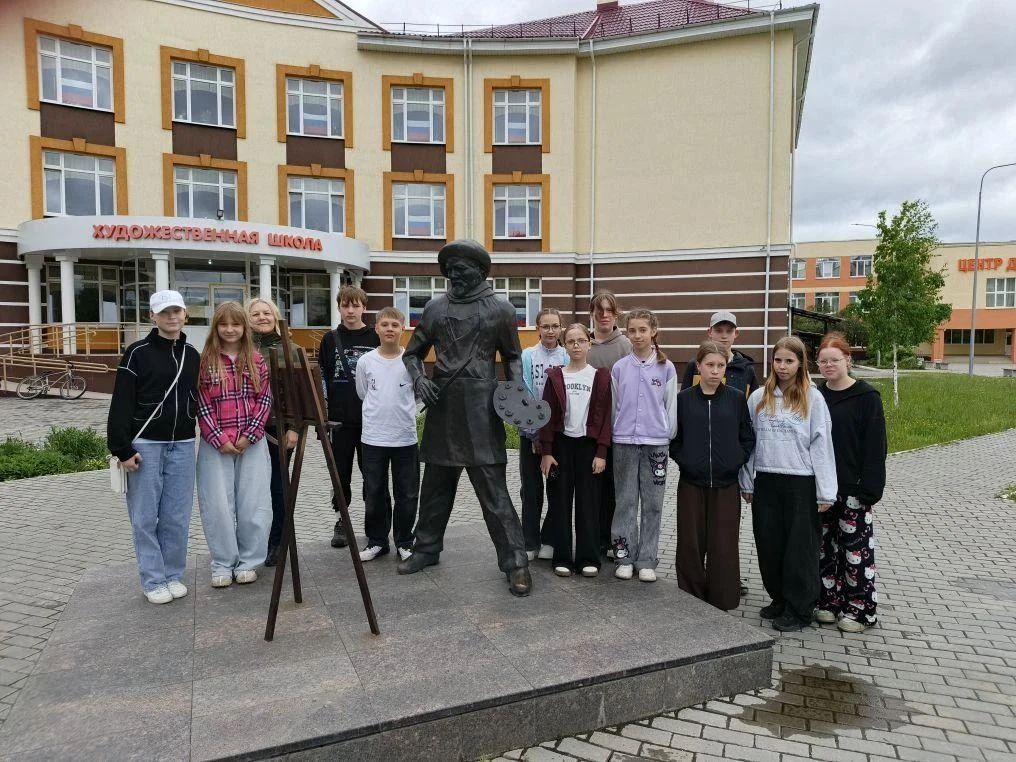 🎨 💫🌿 Учащиеся 5 и 7 классов художественного отделения совершили увлекательную поездку в город Сер
