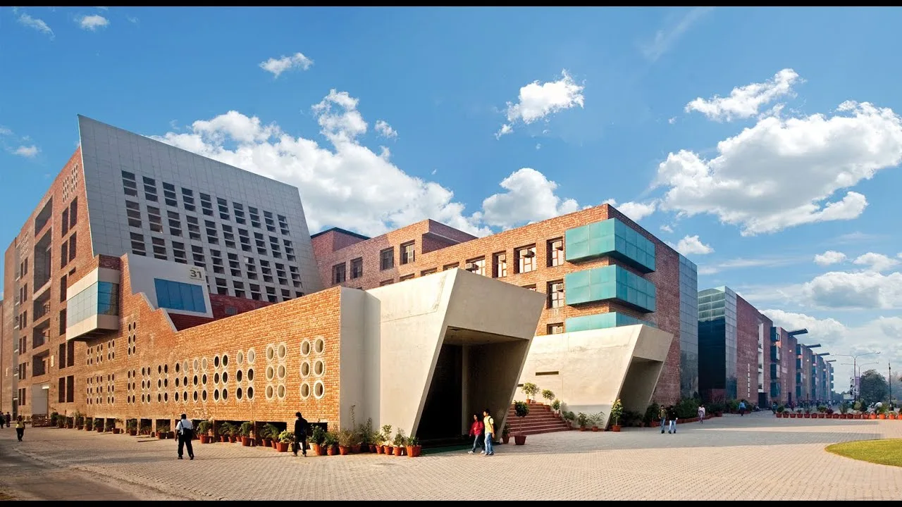 🇮🇳 Студенческий обмен в Lovely Professional University (Индия)

УУНиТ объявляет конкурс на участие