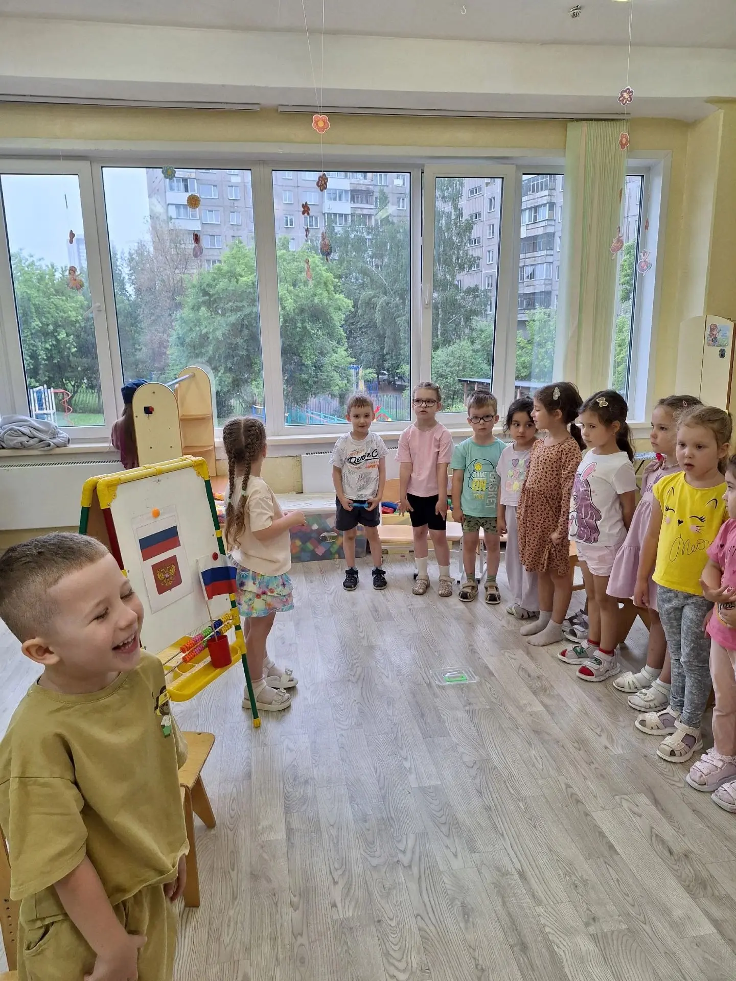 С Днём России! Наш маленький праздник в большом сердце страны☀️

11 июня  в нашем саду было по-насто