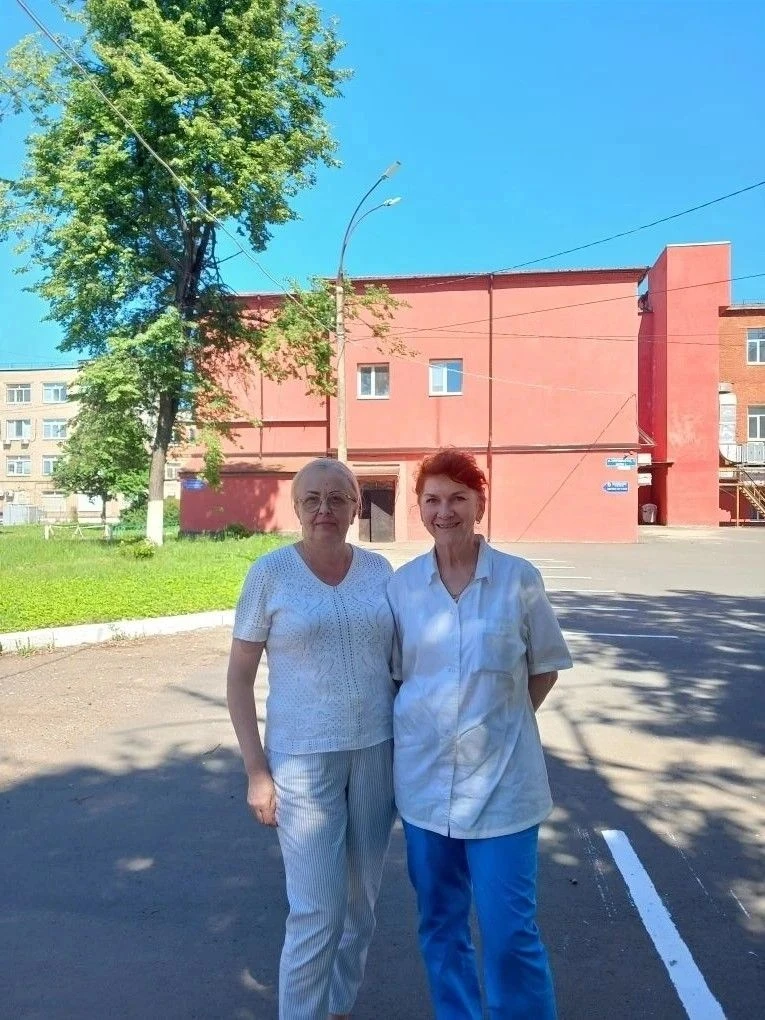 Ярославские больницы продолжают помогать нашим ребятам на СВО.
Так сотрудники пищеблока больницы им.
