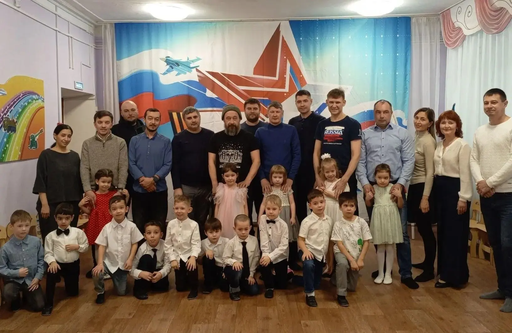 Растем защитниками! ⭐
В старшей группе детского сада №8 прошел утренник, посвященный Дню защитника О