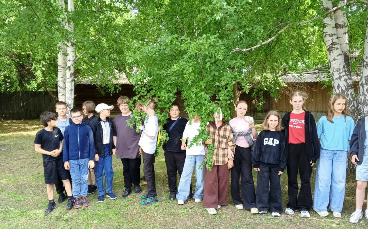 Лето с пользой: как ученики 5 «Д» погружались в историю и традиции
Учебный год закончился, но для ре