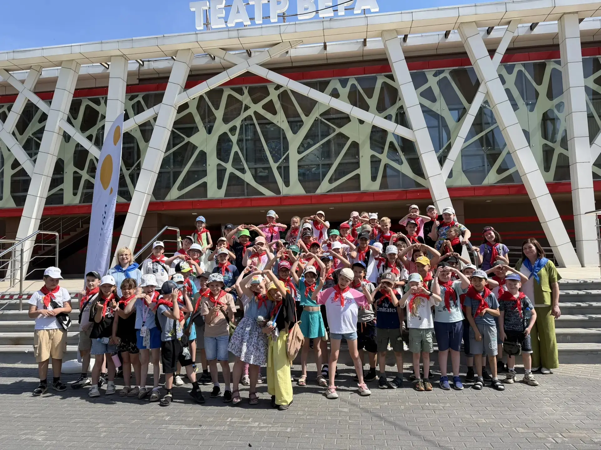 ☀️ГОРОД ДЕТСТВА☀️

🎭 Дневник лагеря: 11 июня - Сказка ожила в театре «Вера»! 

✨ Мы дружно отправил