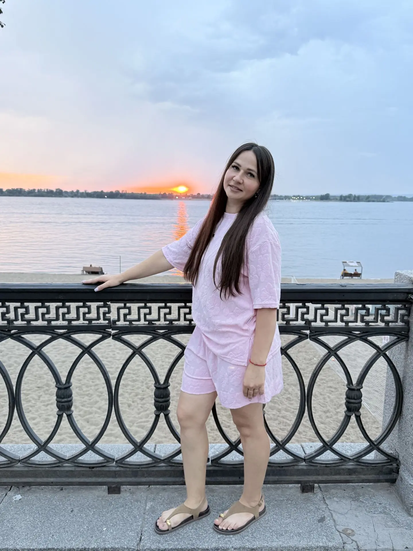 Добренький всем вечерок 
Что то выпала немного из жизни блогера 😀
