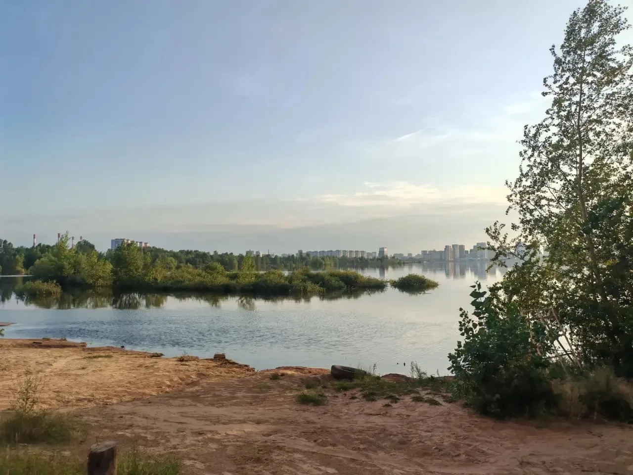 ✨Озеро Круглое в Тюмени снова чистое!

Ранее в соцсетях были кадры с грязным берегом. Но уже сегодня