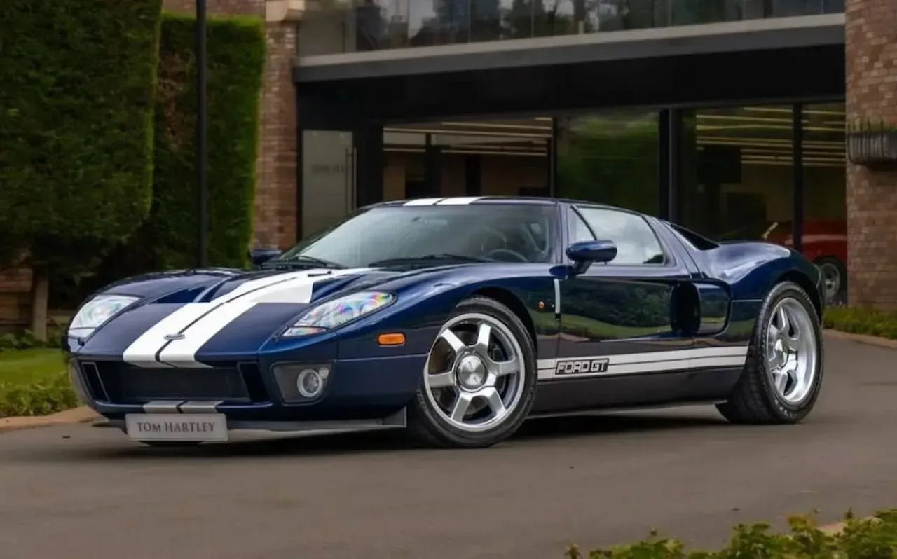 В Великобритании выставили на продажу Ford GT 2006 года, который принадлежал Jeremy Clarkson.

Таких