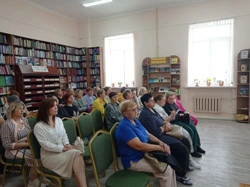 В администрации Почепского района  03.06.2026  прошел семинар-совещание на тему: «Сбережем детей вме