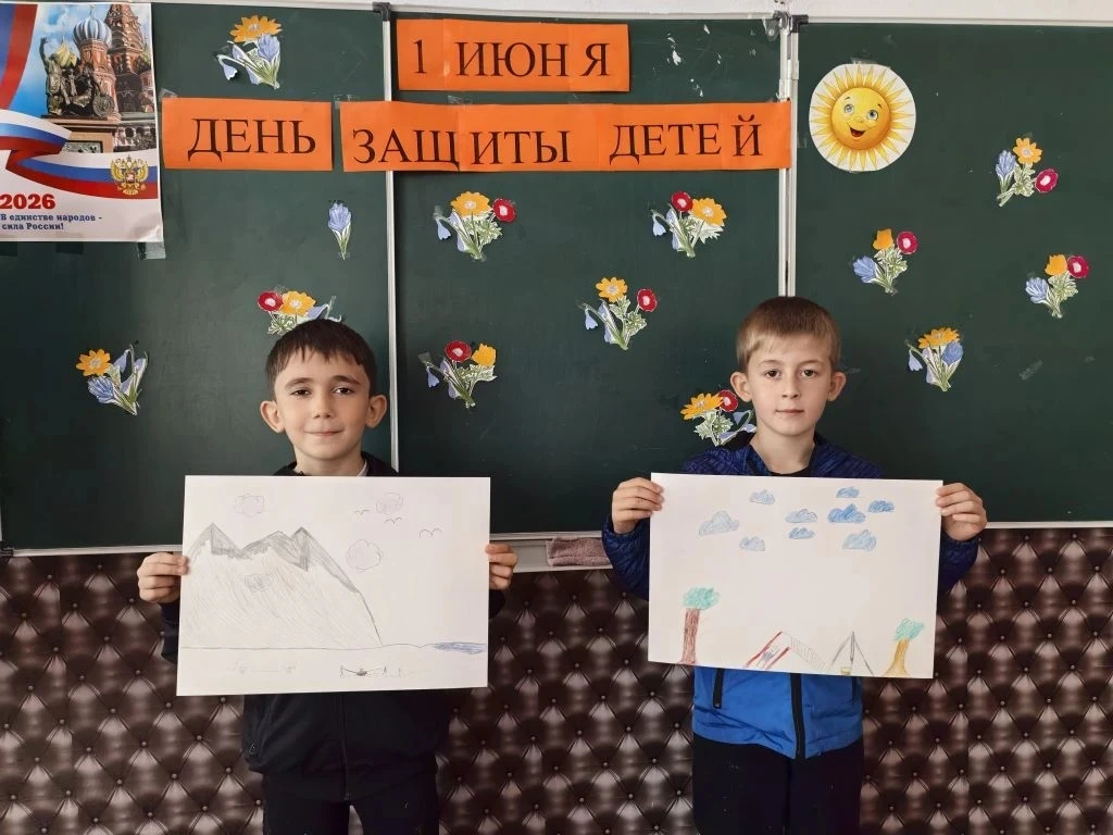 Детство — самая яркая палитра! В рамках акции «Краски детства» наши ребята из лагеря «Солнышко» прин