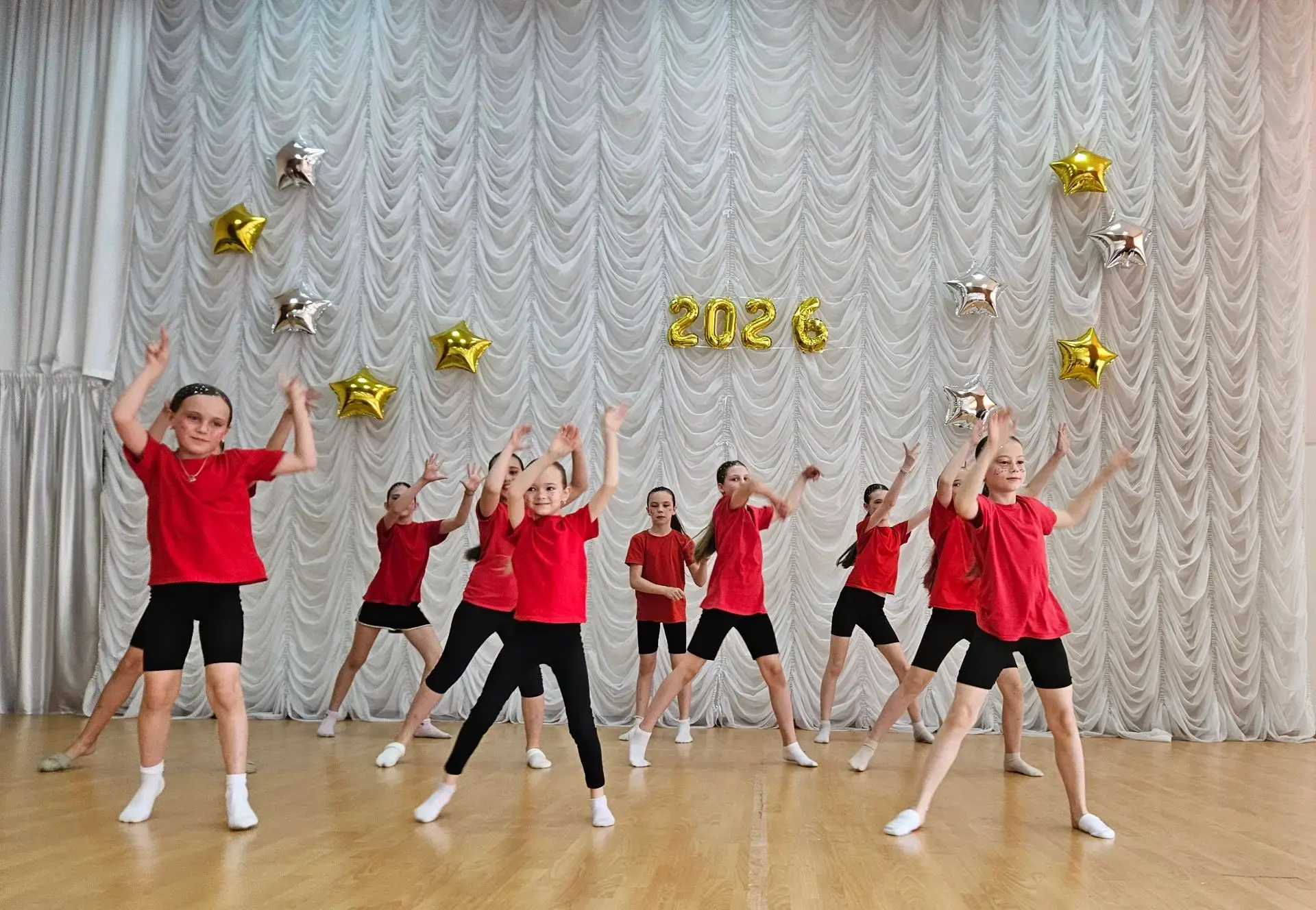 ✨ Алло, мы ищем таланты! ✨

В нашем школьном лагере прошёл яркий и запоминающийся конкурс творческих