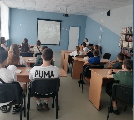 «Не боимся вирусов»: в лагере «Радуга» провели занятие по профилактике ЭВИ
В лагере дневного пребыва