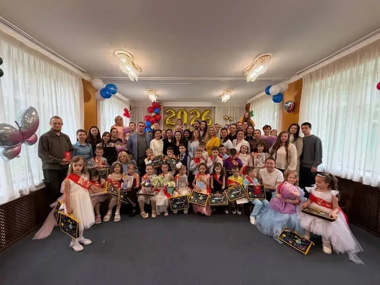 До свидания, Детский сад! 🎓🌟
Сегодня в нашем Детском саду  царила особенная атмосфера, немного гру