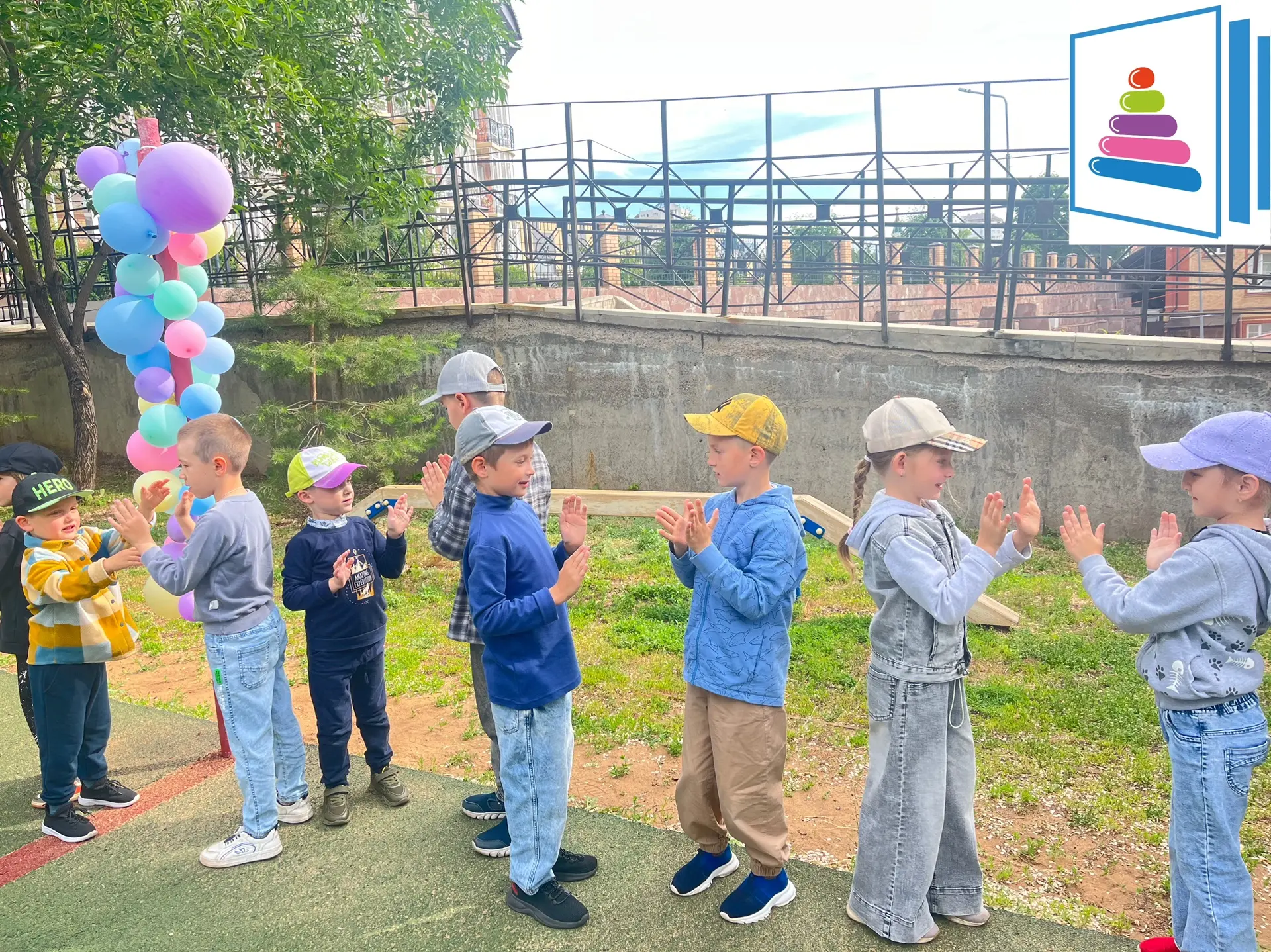 🎉 УРА! День детства в самом разгаре! 🎉
Сегодня наш детский сад превратился в странувеселья:
* гром