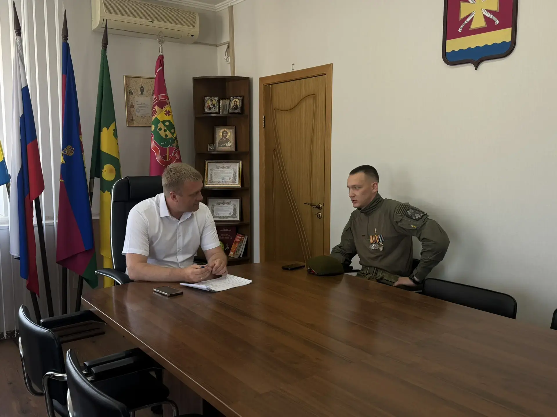 Глава Мичуринского сельского поселения Евгений Ивченко провёл рабочую встречу с Евгением Ноздрачевым
