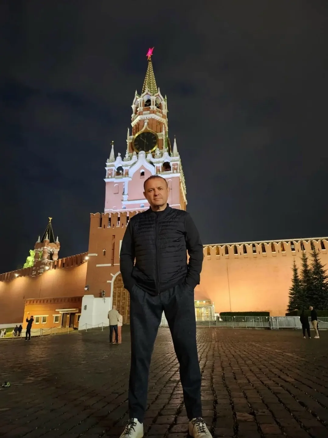 Добрый день.

С Праздником!

Раньше, это был праздник независимости страны от украденных территорий.