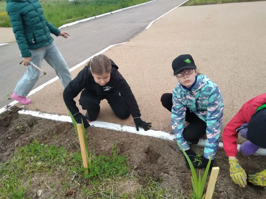 День 8 в ДОЛ «Юные агрономы»: от бархатцев до радуги! 
Восьмой день нашего пребывания в лагере выдал