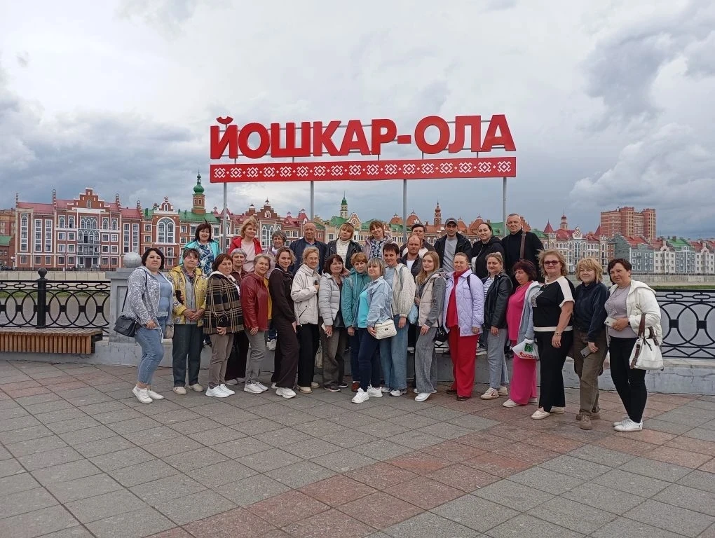 Путешествие во времени и стилях! Как мы съездили в Йошкар-Олу 🚗✨

29 мая, наш дружный школьный колл