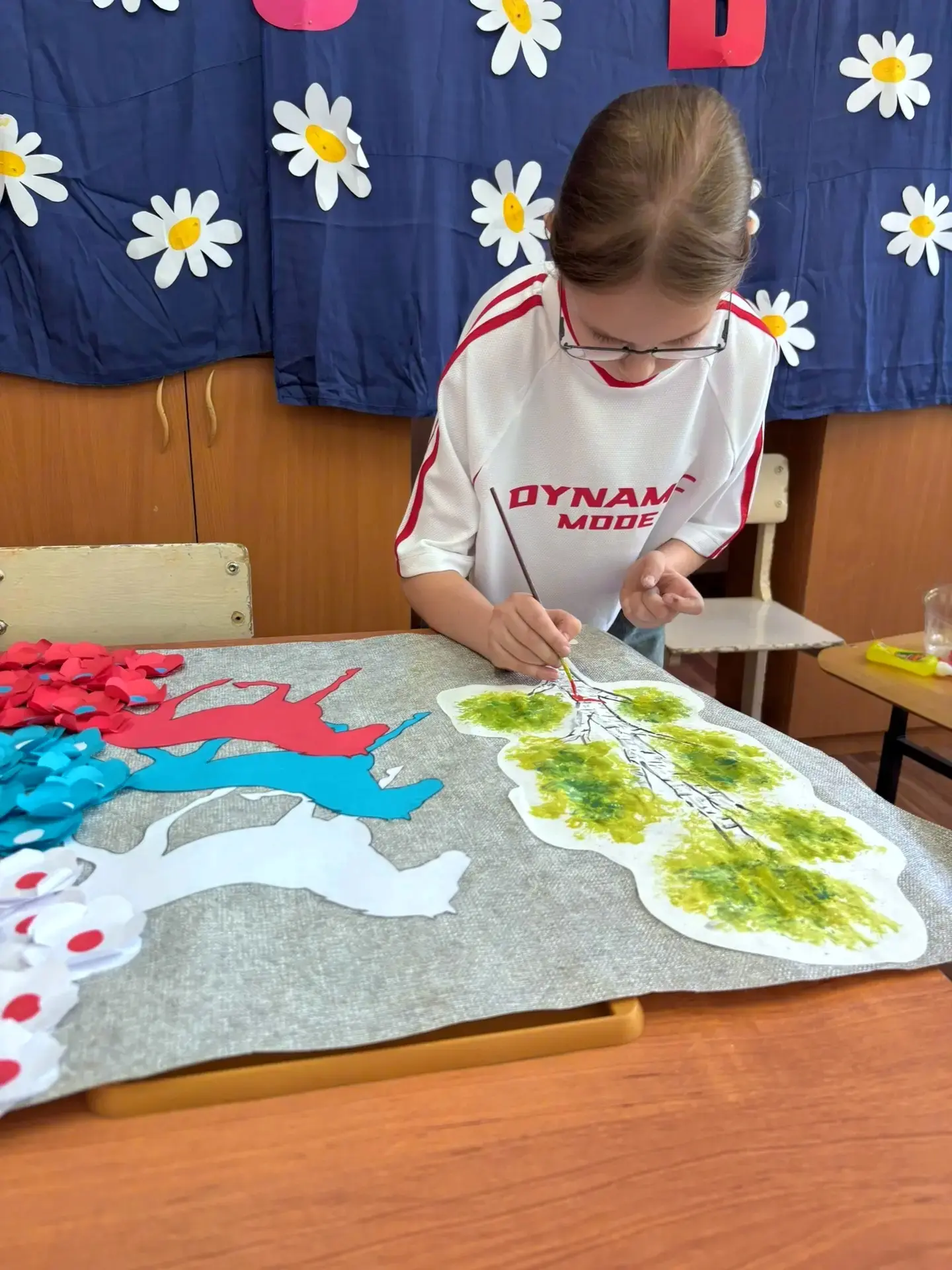 День 9️⃣ 
🪆 Творческие мастерские, посвящённые Дню России, в лагере «Солнышко».
 Такие мероприятия 