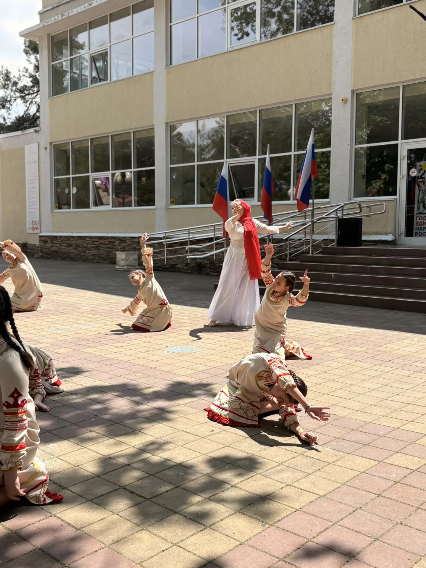 С праздником 🇷🇺