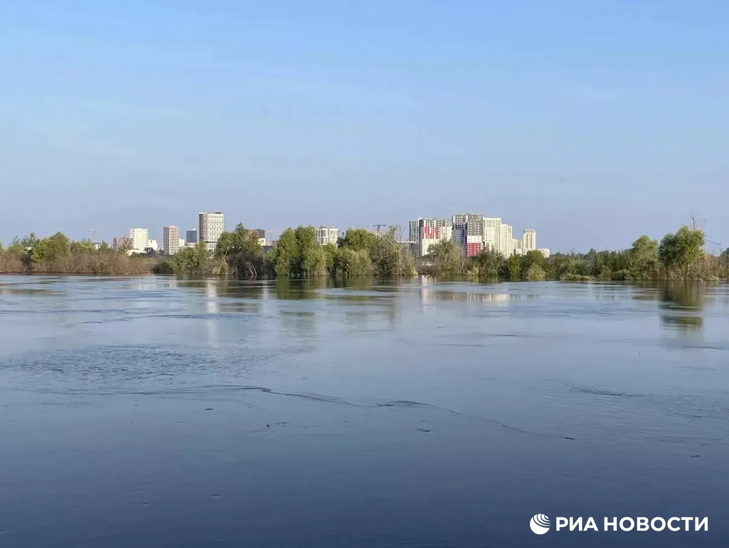 Режим ЧС регионального уровня ввели в Тюмени из-за паводка. 

«Ситуация <...> остается напряженной, 