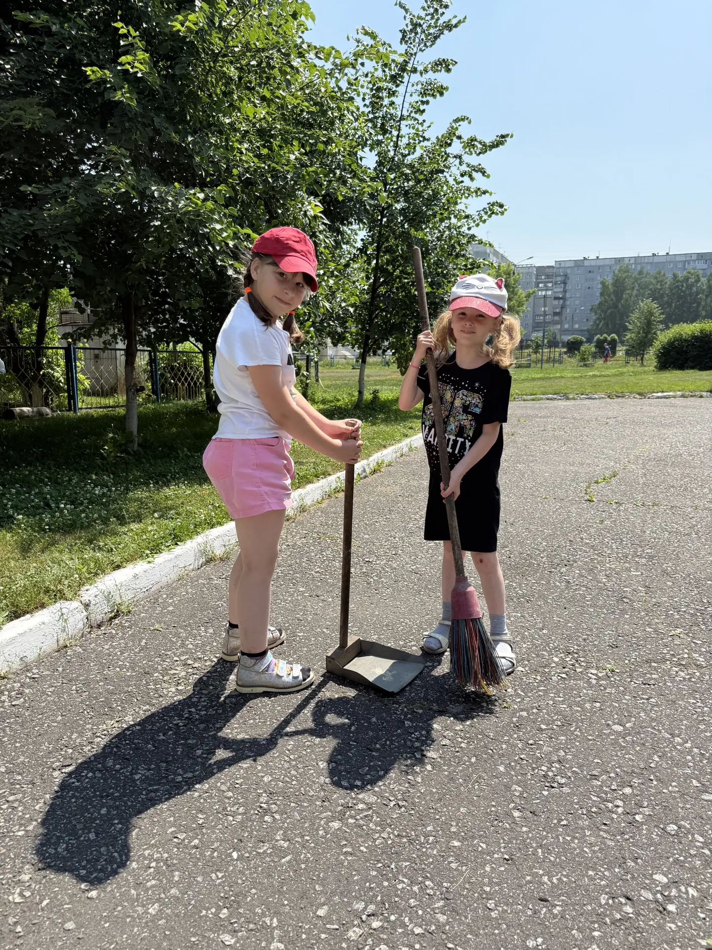 Летние каникулы в нашем Центре проходят не только весело, но и с пользой! Сегодня наши ребята дружно