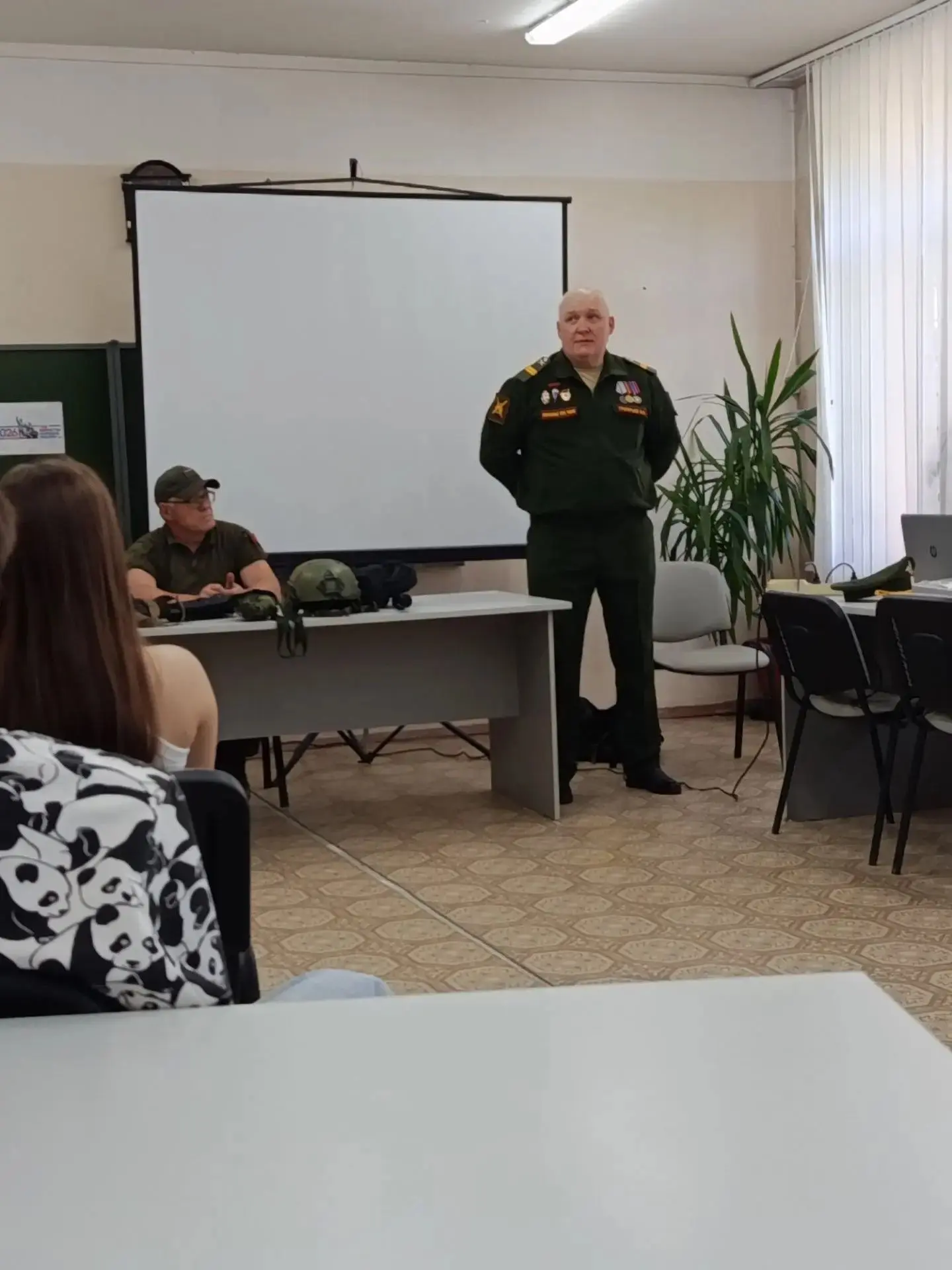 ‼Профориентация по-новому: воспитанники «Флагмана» встретились с амбассадором «Большой перемены»
26 