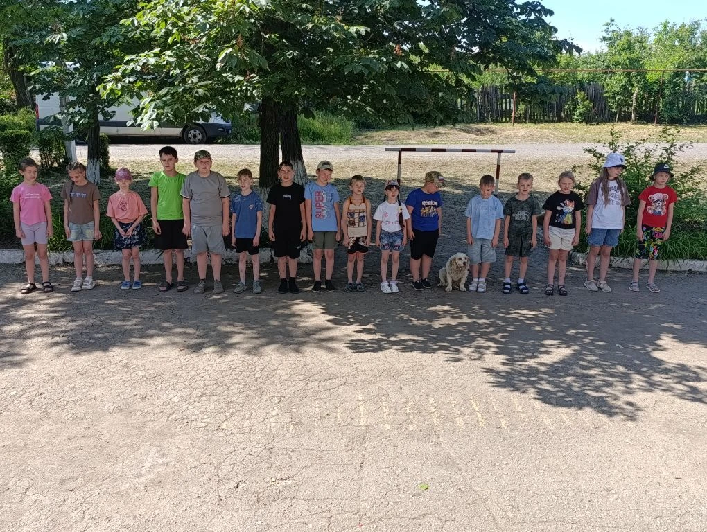 Сегодня, 15.06.2026 на пришкольной тематической площадке ГБОУ ЛНР "УспенскаяСШ 3" прошёл ещё один яр