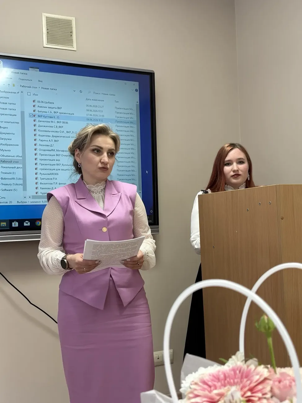 ☀️ Лето продолжается, а жаркая пора защит подходит к концу! Вчера наши бакалавры-лингвисты успешно п
