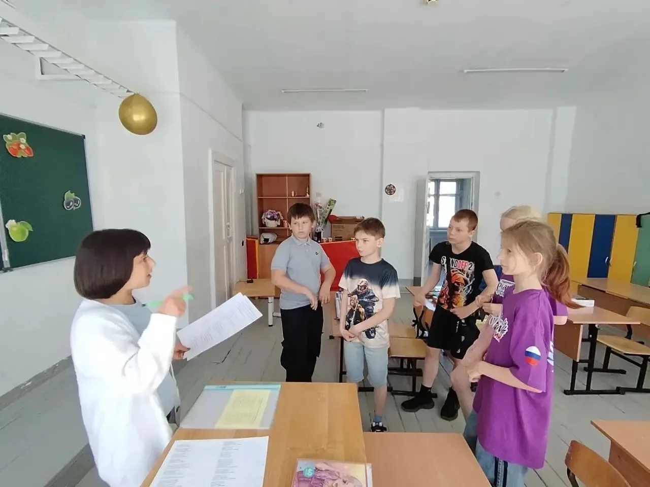 🪪Какие документы нужно иметь с собой при устройстве на работу?
Какие типы профессий существуют?
На 