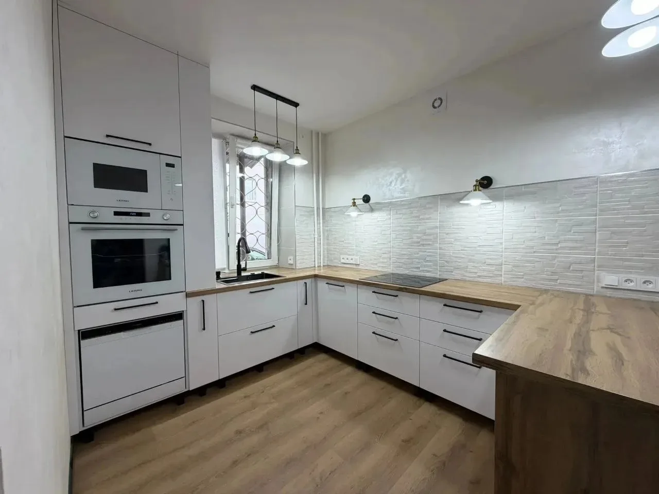 🏘П-образный кухонный гарнитур, это редкость, такая кухня всегда вызывает WOW-эффект. Она смотрится 
