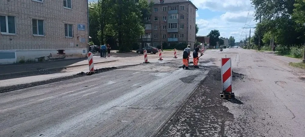 Отремонтируем почти 1,5 километра дороги на Волочаевской.
 
Подрядчик приступил к фрезеровке улицы –