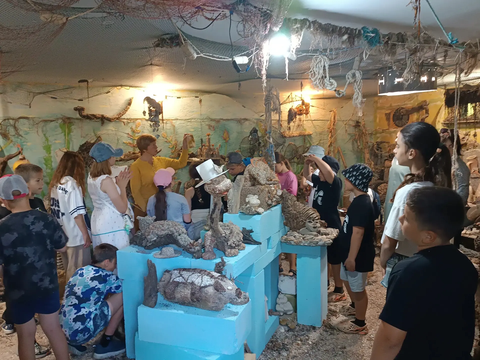 🌊 «Волшебство и правда Чёрного моря: история одной экскурсии»

В преддверии Дня эколога ребята и пе